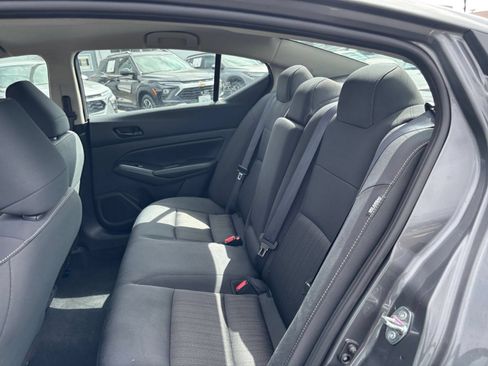 Used 2025 Nissan Altima 2.5 SV FWD image 27