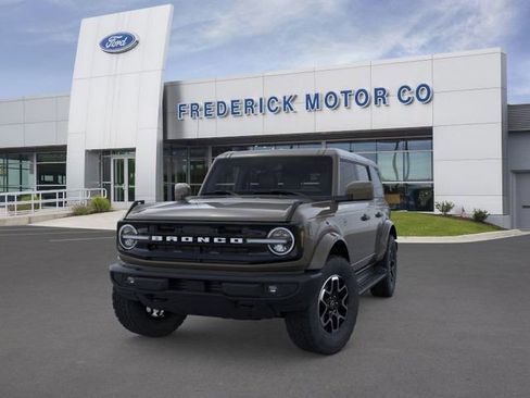 New 2026 Ford Bronco Outer Banks image 2