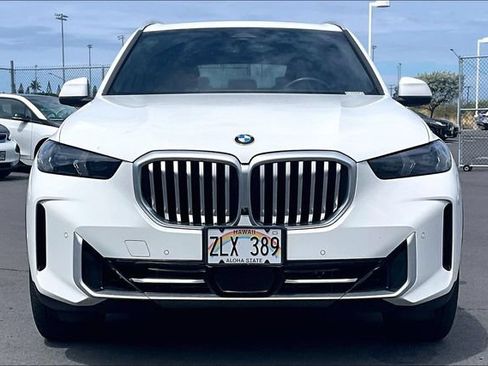 Used 2024 BMW X5 xDrive40i w/ Parking Assistance Package AWD/4WD image 3