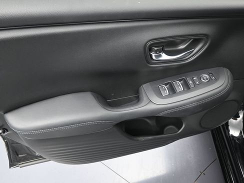 Used 2025 Honda HR-V EX-L image 9