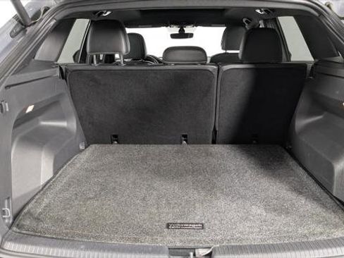 Used 2021 Volkswagen Atlas Cross Sport SE w/ Panoramic Sunroof Package image 19