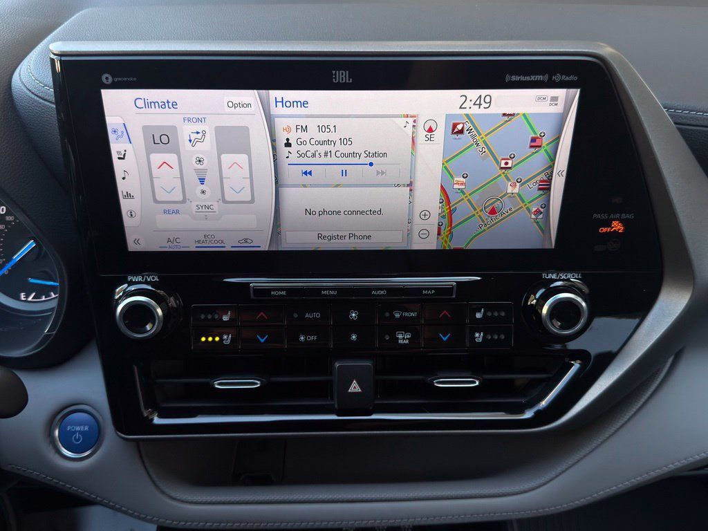 Used 2021 Toyota Highlander Limited FWD image 13
