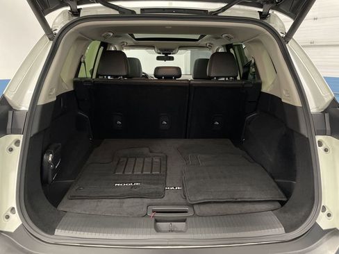 Used 2023 Nissan Rogue SV w/ SV Premium B Package image 15