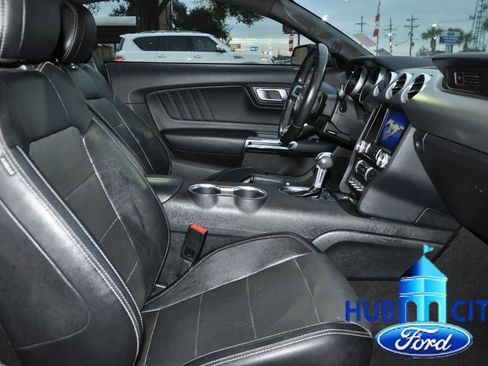 Used 2020 Ford Mustang Premium image 12