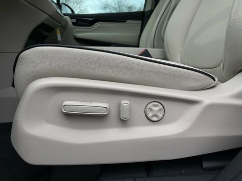 New 2026 Honda Odyssey Touring image 24