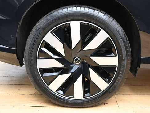 Used 2025 Volvo EX90 Ultra w/ Protection Package Premier AWD/4WD image 15