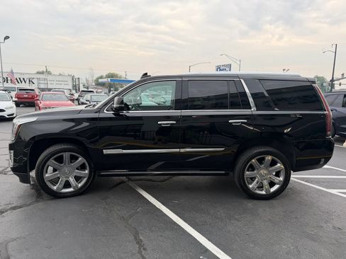 Used 2019 Cadillac Escalade Premium Luxury AWD/4WD image 4