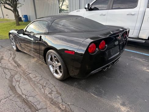 Used 2007 Chevrolet Corvette Coupe RWD image 3