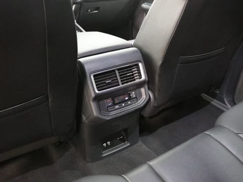 Used 2025 Volkswagen Atlas SE AWD/4WD image 31