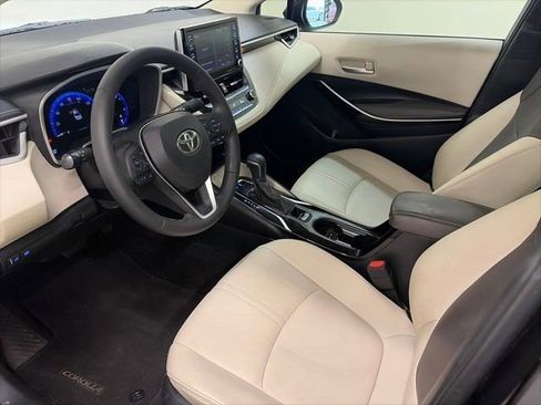 Used 2020 Toyota Corolla XLE image 16