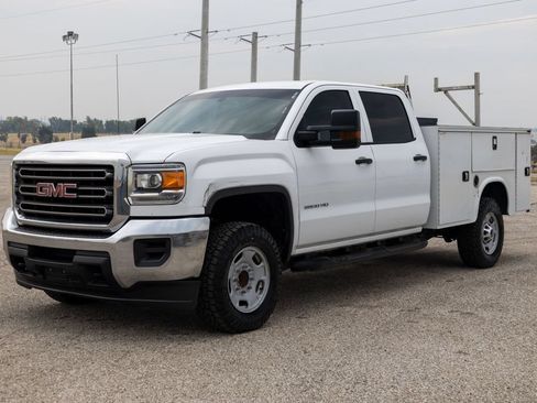 Used 2019 GMC Sierra 2500 2WD Crew Cab image 3