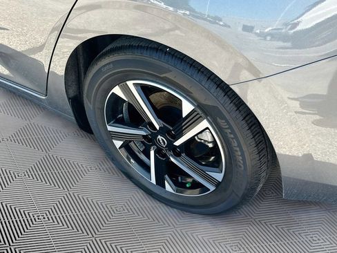 Used 2025 Nissan Sentra SV FWD image 36