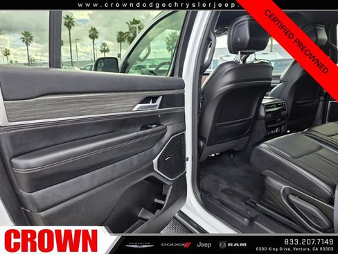 Certified 2024 Jeep Wagoneer L Series II w/ Flexible Seating Group image 20