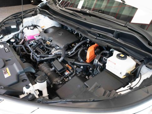 Used 2025 Toyota Sienna Platinum AWD/4WD image 29