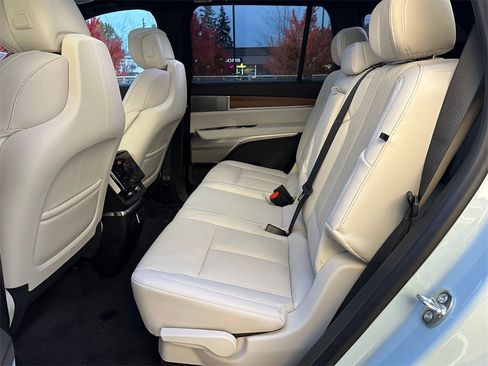 New 2026 Cadillac Vistiq Sport image 15