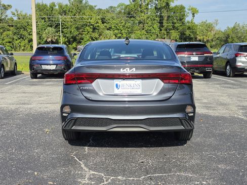 Used 2023 Kia Forte LXS FWD image 6