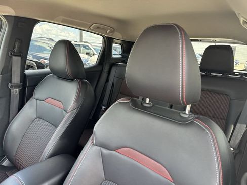 Used 2026 Nissan Kicks SR FWD image 12