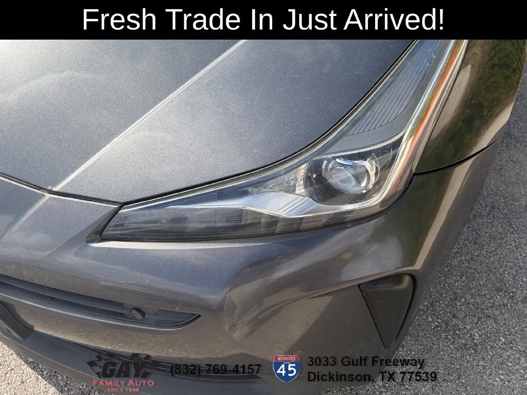 Used 2020 Toyota Prius LE FWD image 4