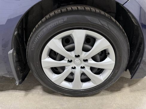Used 2021 Toyota Corolla LE w/ Carpet Mat Package (TMS) FWD image 6