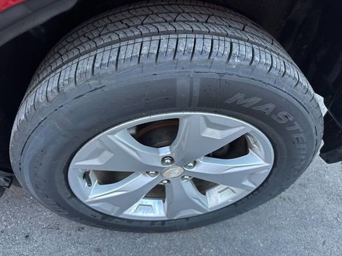 Used 2016 Subaru Forester 2.5i Premium w/ All-Weather Package image 5