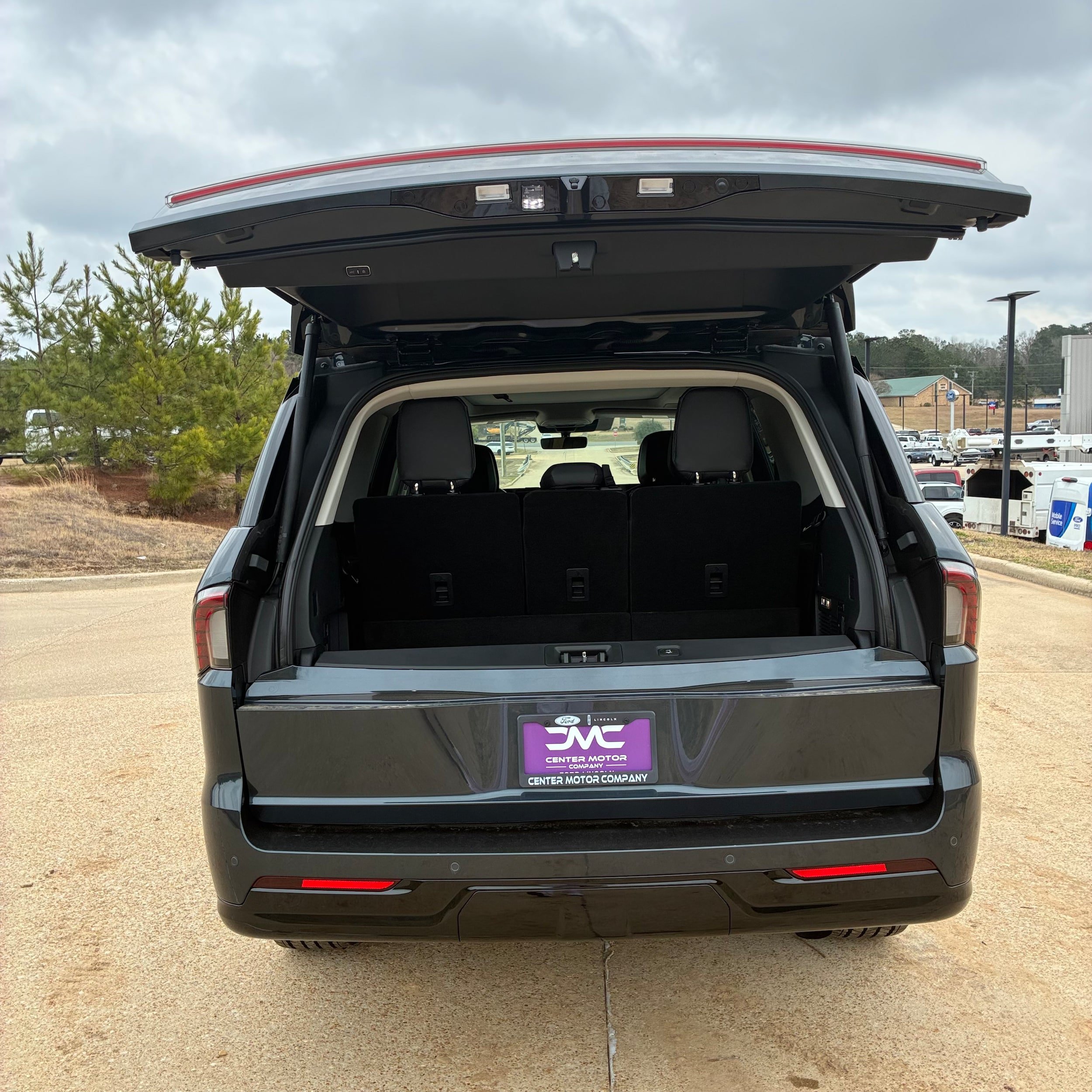 New 2025 Lincoln Navigator Reserve AWD/4WD image 7