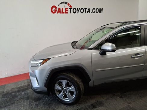 Used 2024 Toyota RAV4 XLE w/ Convenience Package image 5