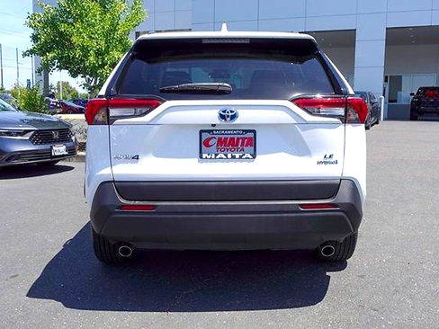 Certified 2024 Toyota RAV4 LE AWD/4WD image 6