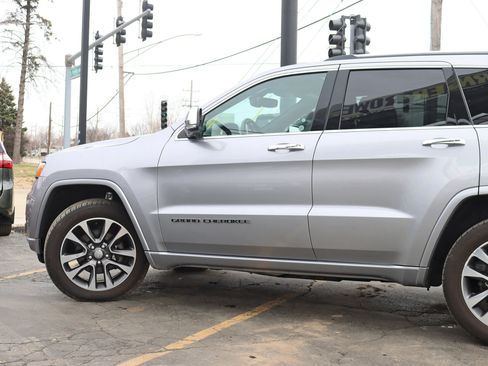 Used 2017 Jeep Grand Cherokee Overland AWD/4WD image 13