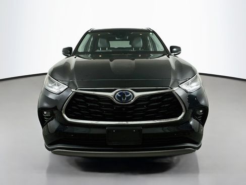 Used 2022 Toyota Highlander Platinum AWD/4WD image 2