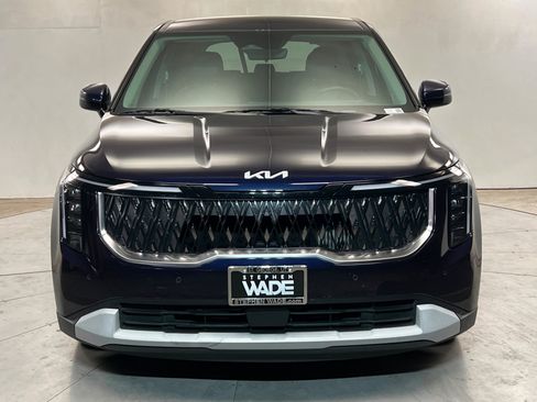 Used 2025 Kia Carnival LXS FWD image 9