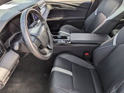 Used 2025 Toyota Camry SE FWD image 22