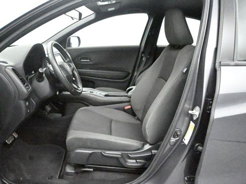 Used 2019 Honda HR-V Sport image 7