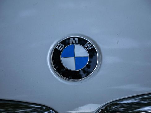 Used 2019 BMW 530e w/ Convenience Package image 15