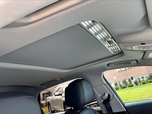 Used 2017 Audi A4 2.0T Premium image 14