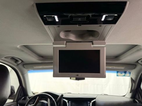 Used 2018 Cadillac Escalade Premium Luxury image 30