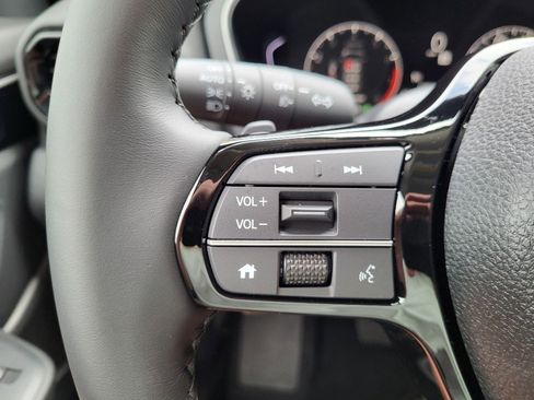 New 2025 Honda Pilot Touring image 18