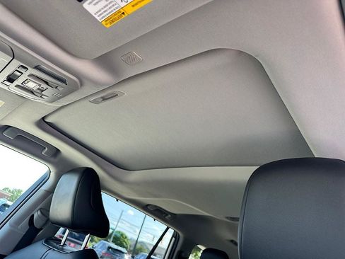 Certified 2020 Toyota Highlander XLE AWD/4WD image 15