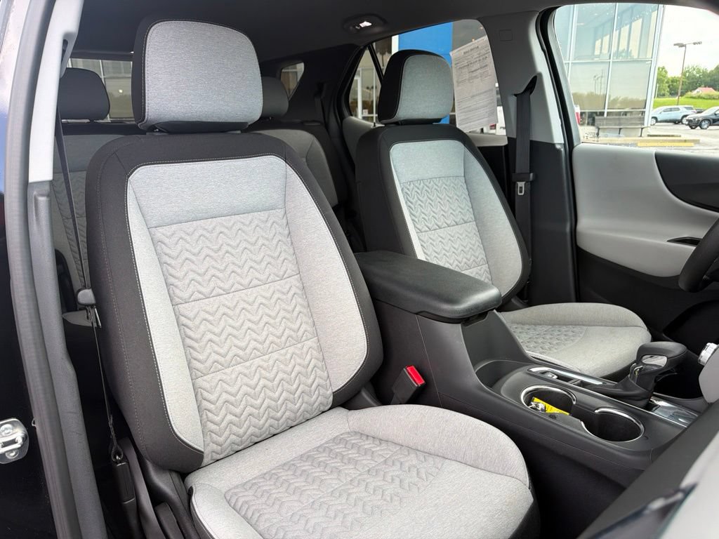 Used 2024 Chevrolet Equinox LS w/ LS Convenience Package FWD image 11