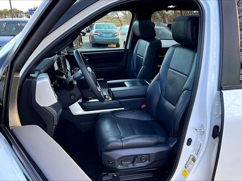 Used 2025 Toyota Sequoia Platinum image 8