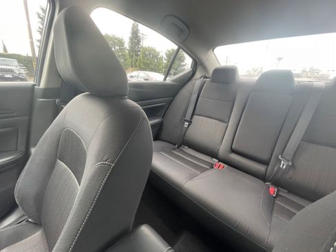 Used 2025 Nissan Altima 2.5 SV image 39