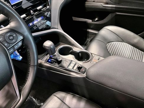 Used 2023 Toyota Camry SE w/ Cold Weather Package image 14