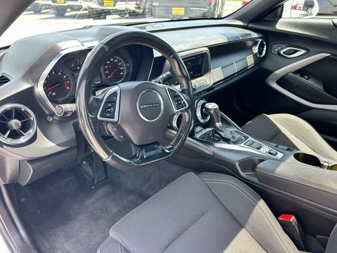 Used 2022 Chevrolet Camaro LT RWD image 6
