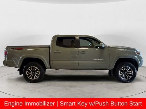Used 2022 Toyota Tacoma TRD Sport w/ Technology Package AWD/4WD image 7