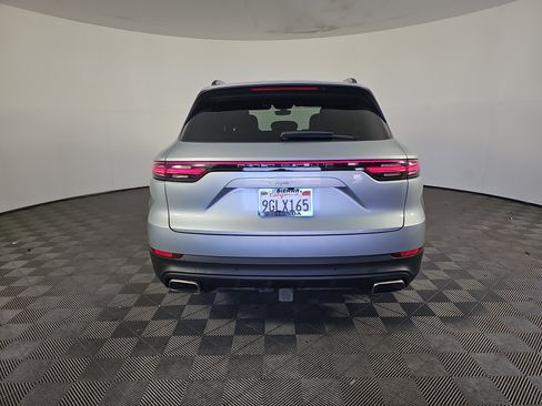 Used 2023 Porsche Cayenne AWD/4WD image 5