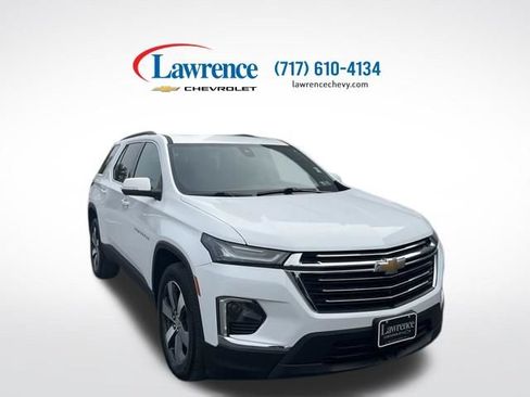 Used 2023 Chevrolet Traverse LT w/ LT Premium Package AWD/4WD image 1
