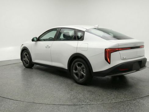 Used 2025 Kia K4 FWD image 6