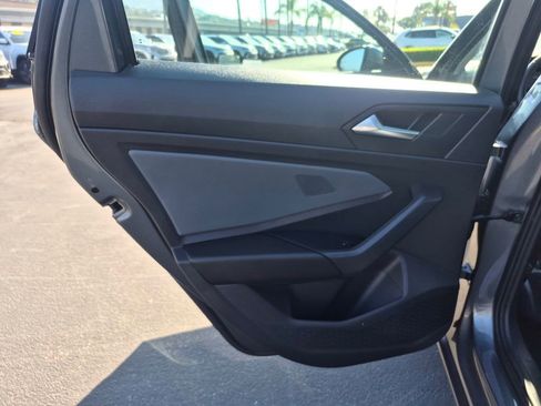 Used 2025 Volkswagen Jetta SE w/ Sunroof Package FWD image 21