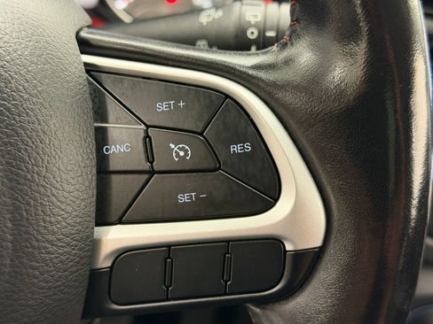 Used 2020 Jeep Compass Trailhawk AWD/4WD image 14