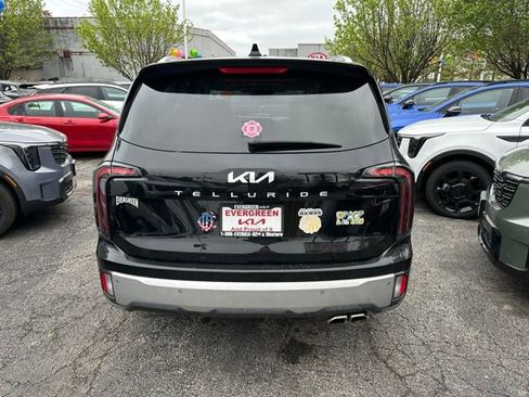 Used 2023 Kia Telluride EX w/ EX Captain's Chair Package FWD image 5