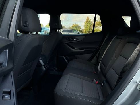 Used 2025 Chevrolet Equinox LT image 11